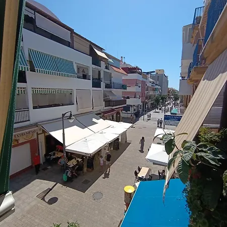 Playa De Centro 公寓 *